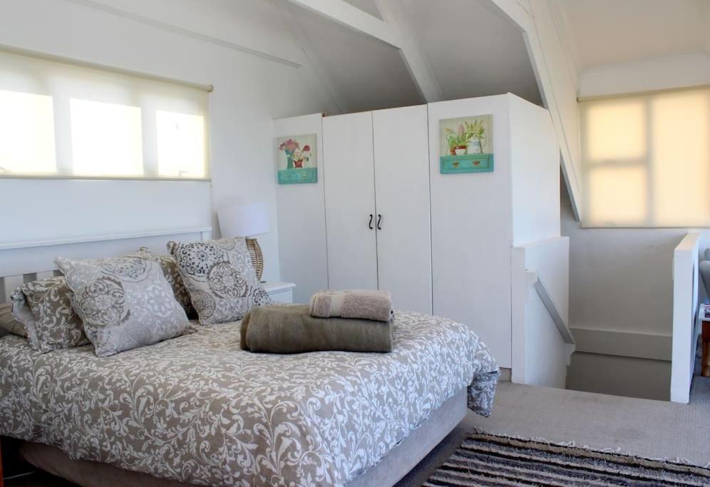 Baby Whale Bliss - Beachfront House Витсанд Экстерьер фото